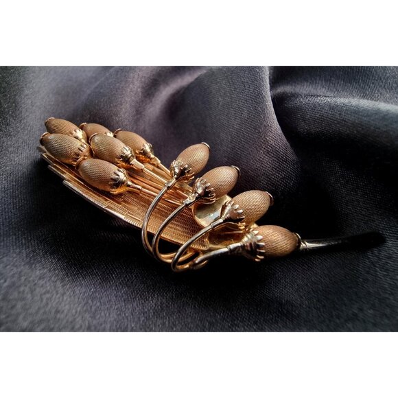 Rare Find Vintage HATTIE CARNEGIE Signed Gold Bronze Tone Lily Brooch Pin - Picture 4 of 6